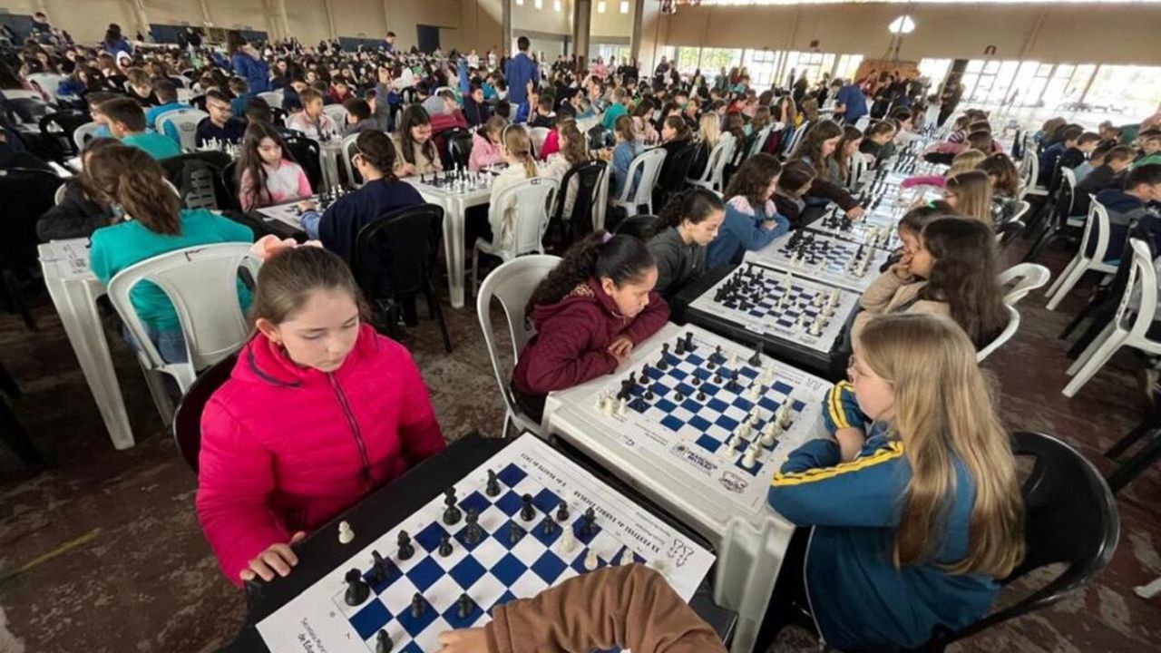 Maior Festival de Xadrez da história reúne mais de 600 alunos de Beltrão