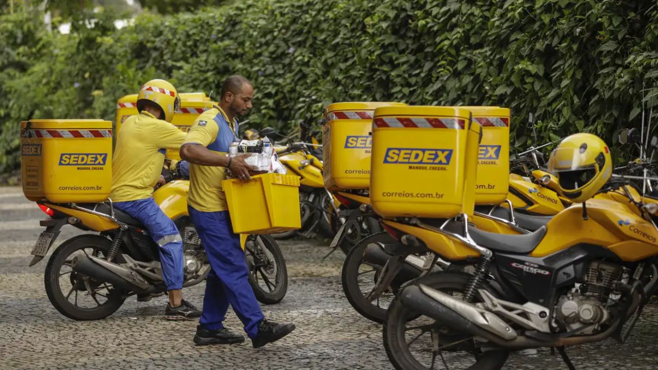 Correios preveem 15 mil demissões voluntárias e fechar mil agências