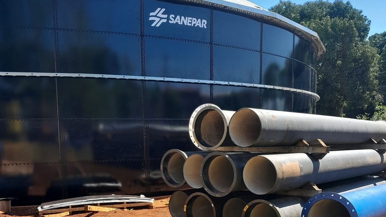 Sanepar cumpre mais uma etapa da obra de interligação do novo reservatório de água tratada na região da Vila A